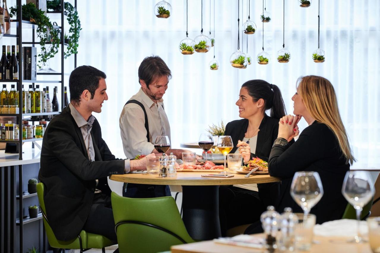 Mercure Paris La Defense Courbevoie Eksteriør billede